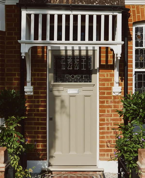 UPVC Door Spraying