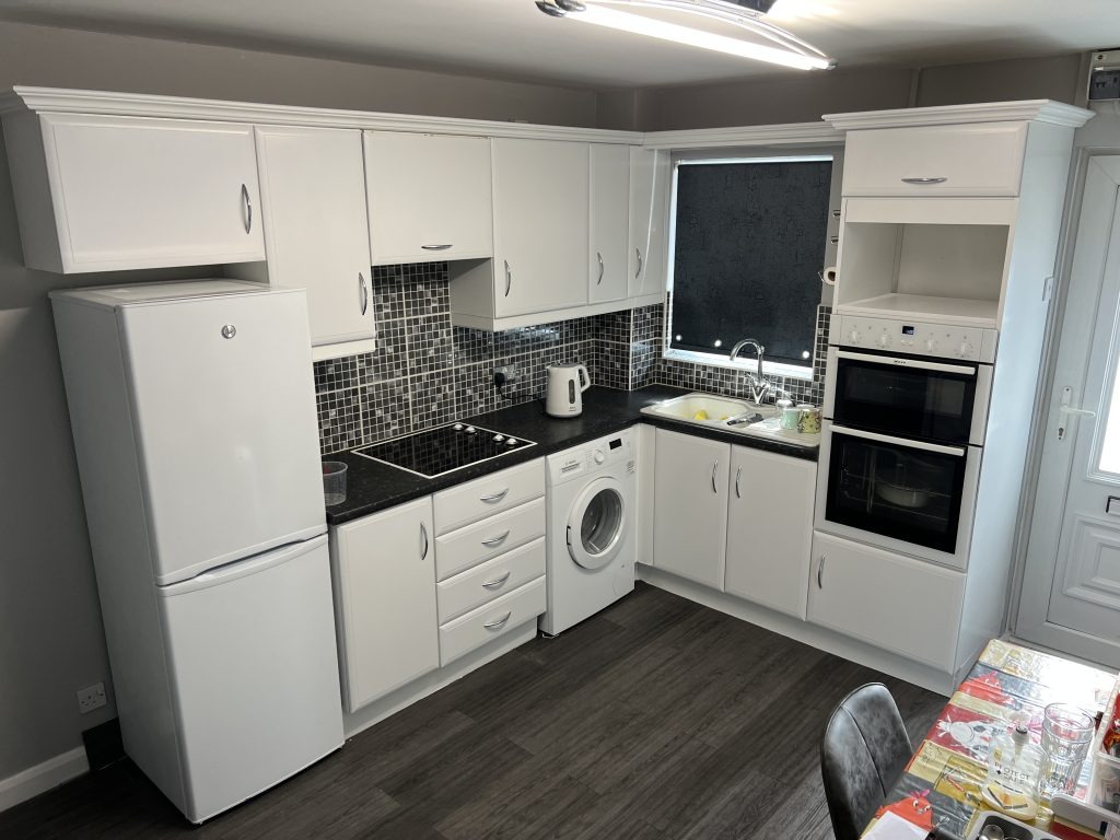 respray kitchen cabinets